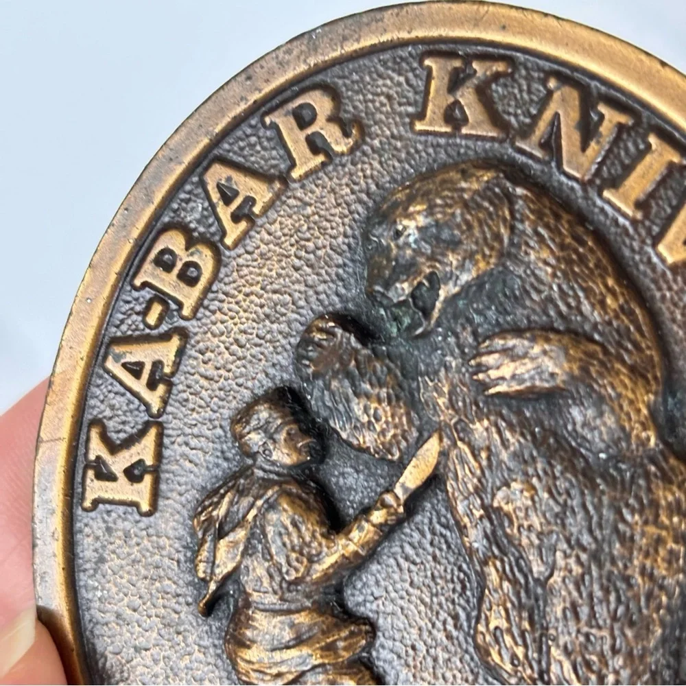 Vintage Ka-Bar Knives Bear Hunt Scene Belt Buckle Solid Brass - Picture 5 of 15